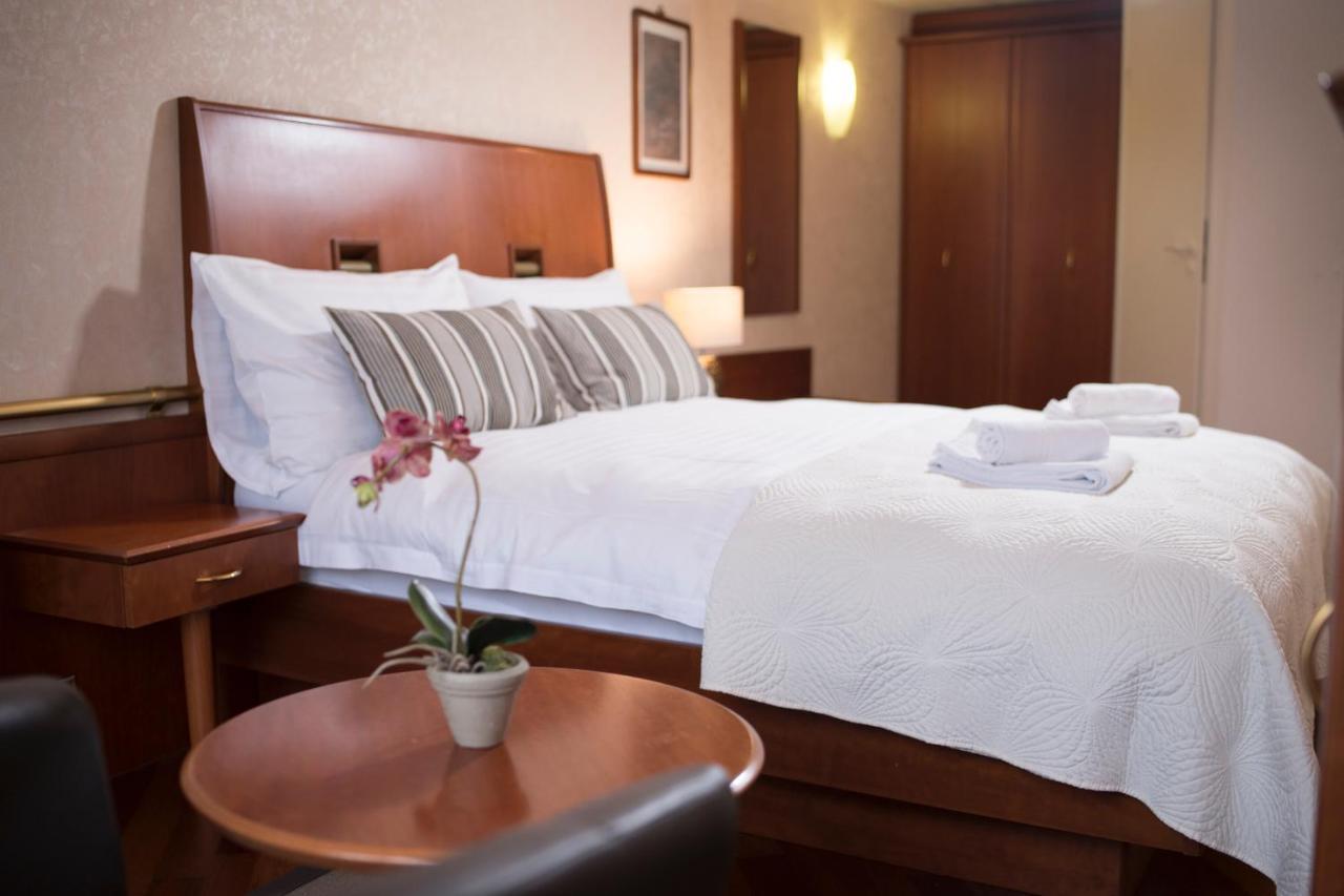 Hotel Regina Lausanne Ngoại thất bức ảnh